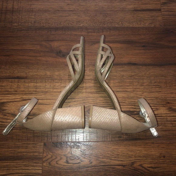 Fioni Block Heel Sandal Size: 7 - Picture 12 of 14